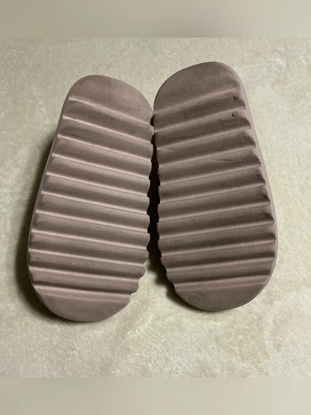 adidas Yeezy Kids Slide Sandals in Mauve Pink